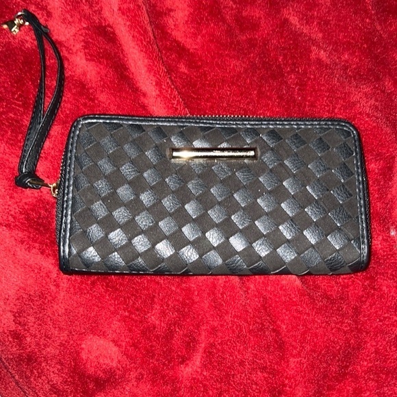 Ardene  quilted matte black long Wallet - Picture 1 of 11